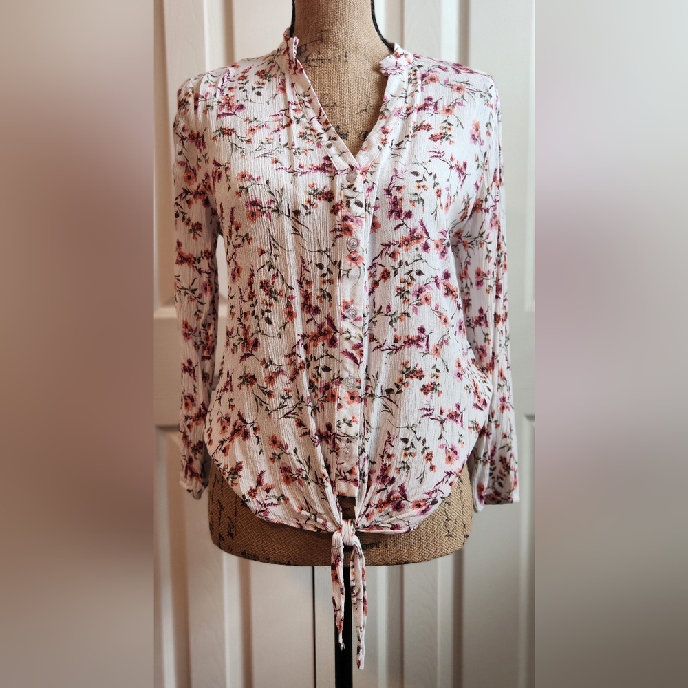 Supply and Demand Size Small Blouse